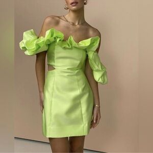 NWOT Alemais Suzi Off Shoulder Ruffle Mini Dress Sz 6 Green  Chartreuse